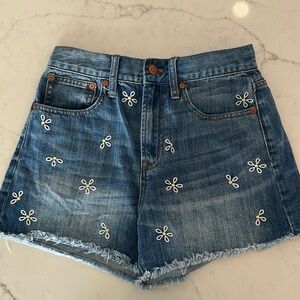 Madewell The Perfect Jean Short: Daisy Embroidered Edition